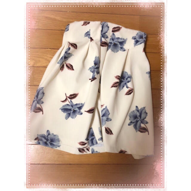 titty&co(ティティアンドコー)のtitty&co♡花柄スカート レディースのスカート(ミニスカート)の商品写真