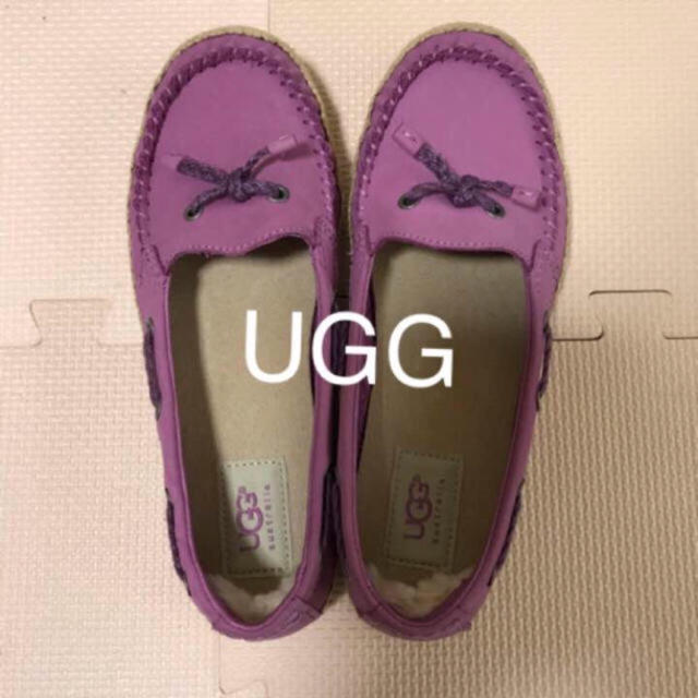 新品 UGG フラットシューズ