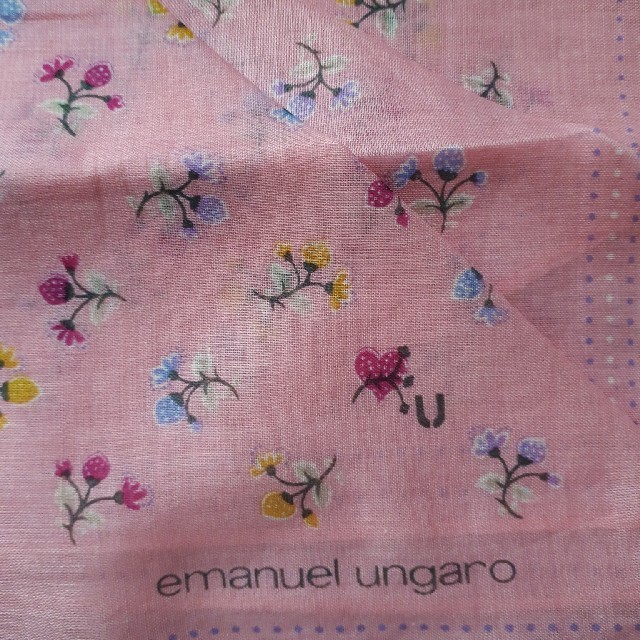 emanuel ungaro(エマニュエルウンガロ)のハンカチ emanuel ungaro レディースのファッション小物(ハンカチ)の商品写真