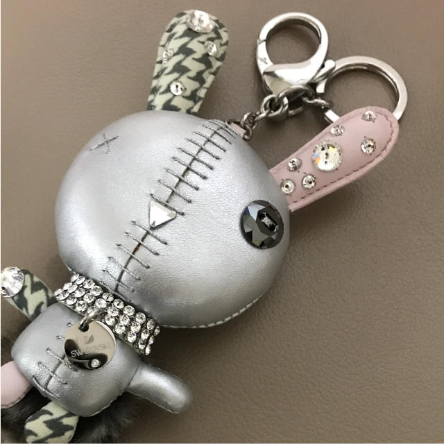 SWAROVSKI - manami様専用スワロフスキーうさぎキーホルダーの SWAROVSKI - manami様専用スワロフスキーうさぎキーホルダーの