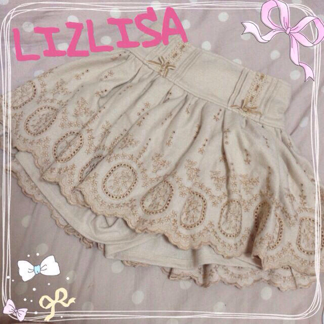 LIZ LISA(リズリサ)のLIZLISA＊刺繍スカパン レディースのパンツ(ショートパンツ)の商品写真