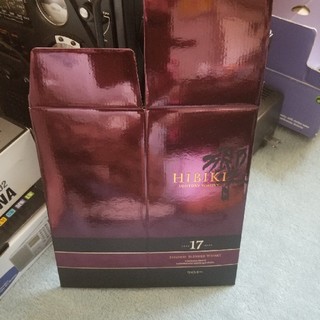 響17年化粧箱(ウイスキー)