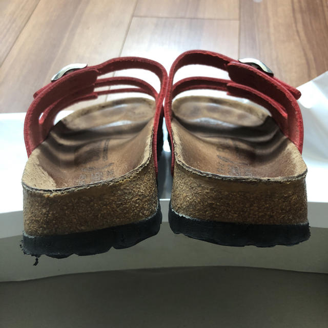 BIRKENSTOCK(ビルケンシュトック)のビルケンシュトック 赤サンダル レディースの靴/シューズ(サンダル)の商品写真