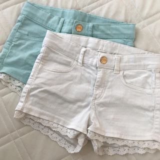 エイチアンドエム(H&M)のH&M 2着セット 130 ショートパンツ デニム 白 グリーン ガールズ(パンツ/スパッツ)