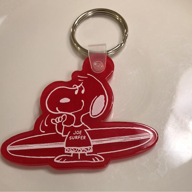 SNOOPY(スヌーピー)のハレイワ限定スヌーピーキーホルダー エンタメ/ホビーのアニメグッズ(キーホルダー)の商品写真