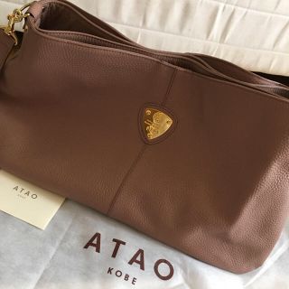 アタオ(ATAO)のATAO  elvy アーモンド エルヴィ 美品✨(ハンドバッグ)