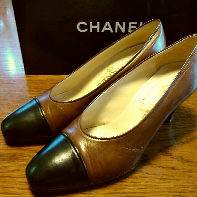 CHANEL(シャネル)のCHANELハイカラーバンプス正規品美品 レディースの靴/シューズ(ハイヒール/パンプス)の商品写真