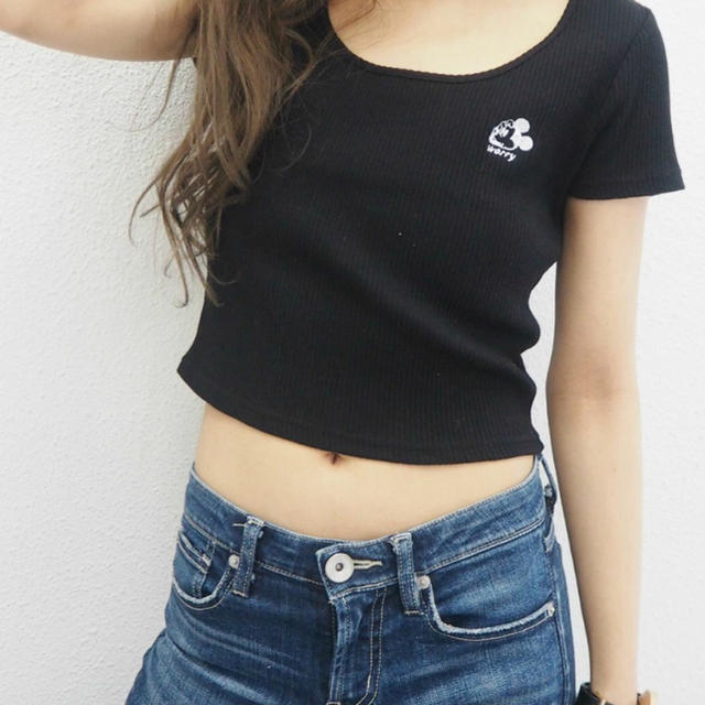 GYDA(ジェイダ)のMickeyワンポイント ショートTシャツ レディースのトップス(Tシャツ(半袖/袖なし))の商品写真