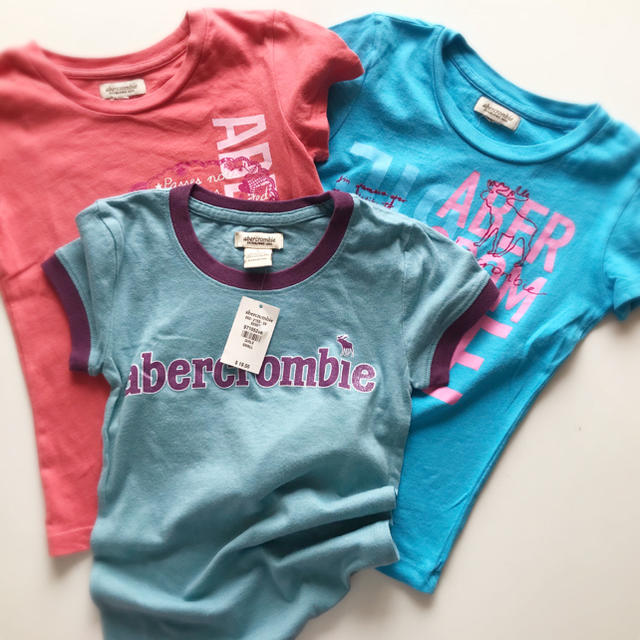 Abercrombie&Fitch(アバクロンビーアンドフィッチ)のアバクロキッズTシャツ＊3枚セット キッズ/ベビー/マタニティのキッズ服女の子用(90cm~)(Tシャツ/カットソー)の商品写真