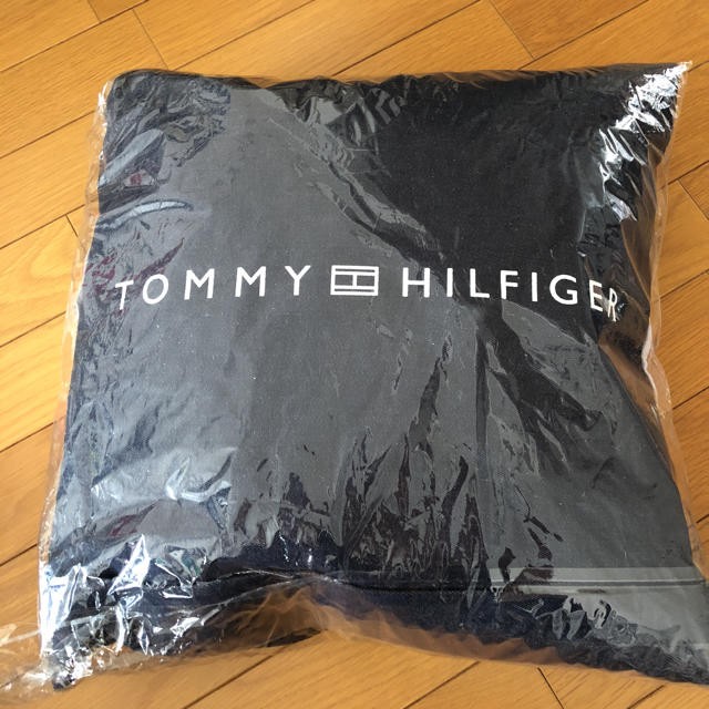 TOMMY HILFIGER(トミーヒルフィガー)のクッション インテリア/住まい/日用品のインテリア小物(クッション)の商品写真