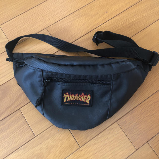 THRASHER(スラッシャー)のTHRASHER斜めがけバッグ レディースのバッグ(ボディバッグ/ウエストポーチ)の商品写真