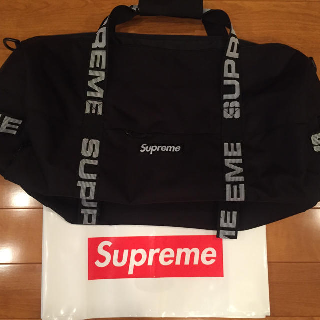 Supreme(シュプリーム)のsupreme box duffle bag ダッフルバック メンズのバッグ(ドラムバッグ)の商品写真