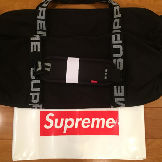 Supreme(シュプリーム)のsupreme box duffle bag ダッフルバック メンズのバッグ(ドラムバッグ)の商品写真