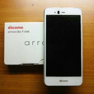 フジツウ(富士通)のSIMロック解除済 docomo arrows Be F-04K ホワイト 5(スマートフォン本体)