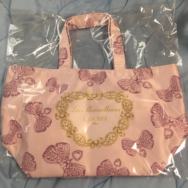 Les Merveilleuses LADUREE(レメルヴェイユーズラデュレ)のラデュレ トートバッグ ノベルティ レディースのバッグ(トートバッグ)の商品写真