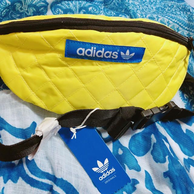 adidas(アディダス)の新品 アディダス オリジナル バッグ レディースのバッグ(ボディバッグ/ウエストポーチ)の商品写真