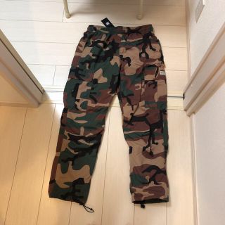 アンディフィーテッド(UNDEFEATED)のundefeated 迷彩 カーゴ パンツ サイズM(ワークパンツ/カーゴパンツ)