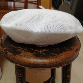 ジーユー(GU)のGU白ベレー帽(ハンチング/ベレー帽)