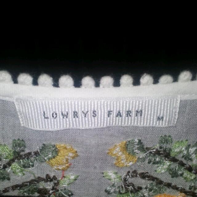 LOWRYS FARM(ローリーズファーム)の刺繍入りトップス レディースのトップス(チュニック)の商品写真