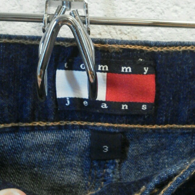 TOMMY HILFIGER(トミーヒルフィガー)のTommy jeans デニムスカート レディースのスカート(ひざ丈スカート)の商品写真