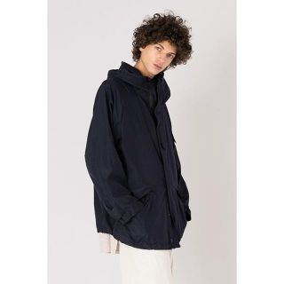 コモリ(COMOLI)の30%オフ！COMOLI 18SS シルクミリタリーパーカー 新品(マウンテンパーカー)