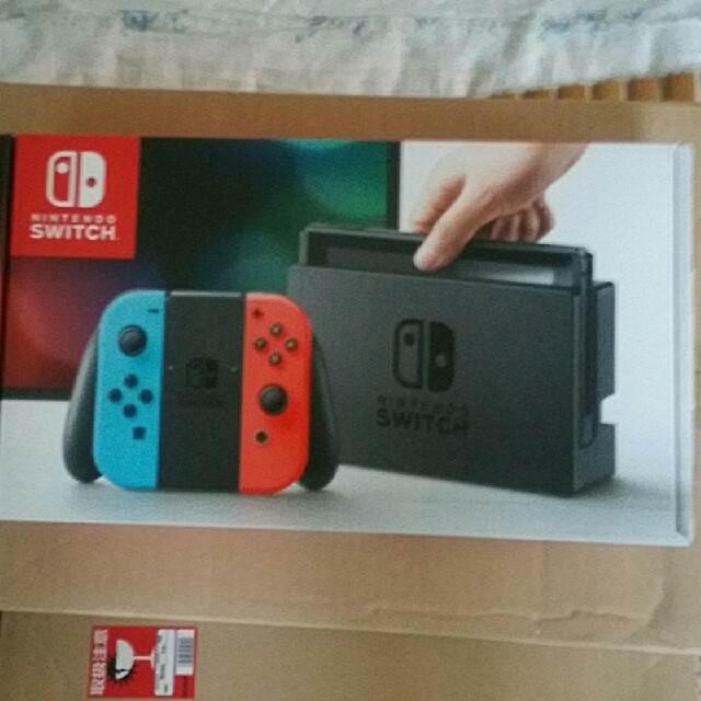 新品　任天堂　スイッチ