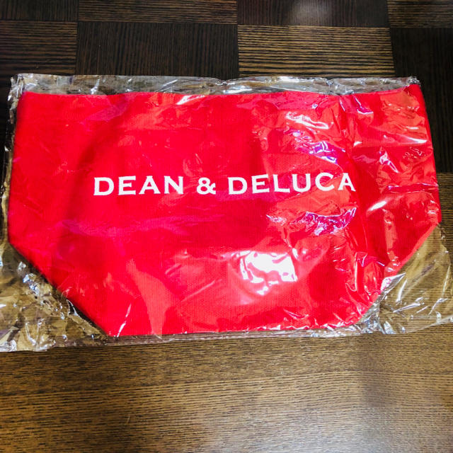 DEAN & DELUCA(ディーンアンドデルーカ)のDEAN&DELUCAトートバッグ☆ レッド レディースのバッグ(ハンドバッグ)の商品写真