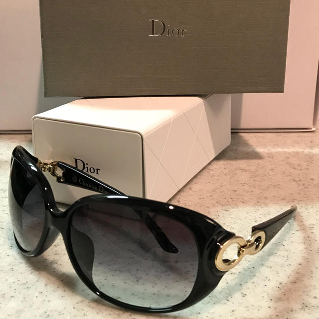 Dior(ディオール)のDior サングラス 黒 新品未使用 ラスト1点早い者勝ち‼️ レディースのファッション小物(サングラス/メガネ)の商品写真