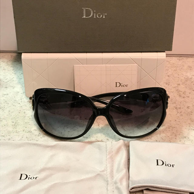 Dior(ディオール)のDior サングラス 黒 新品未使用 ラスト1点早い者勝ち‼️ レディースのファッション小物(サングラス/メガネ)の商品写真