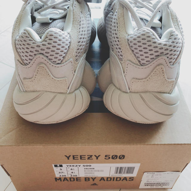 adidas(アディダス)の希少 込み 23.0cm adidas KANYE WEST YEEZY 500 レディースの靴/シューズ(スニーカー)の商品写真