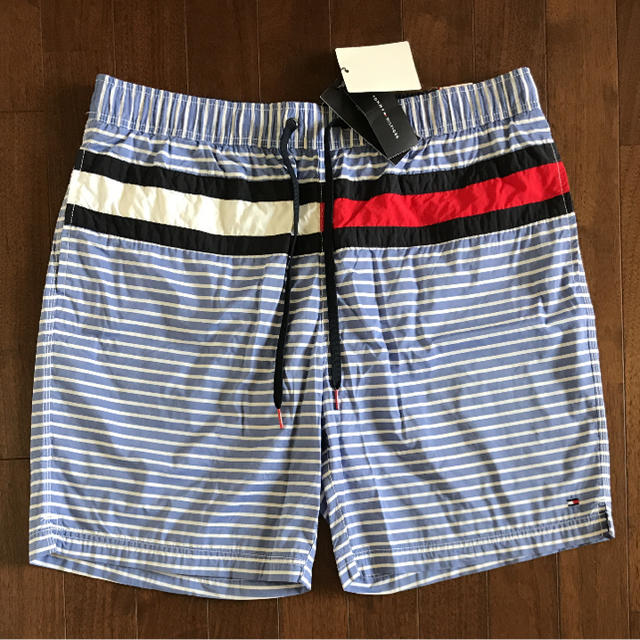 TOMMY HILFIGER(トミーヒルフィガー)の【新品】トミーヒルフィガー TOMMYHILGIGER 水着 メンズ XLサイズ メンズの水着/浴衣(水着)の商品写真