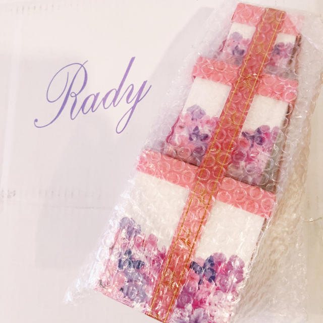 Rady(レディー)のRady トロピカルピンク バスツリーギフト コスメ/美容のボディケア(入浴剤/バスソルト)の商品写真
