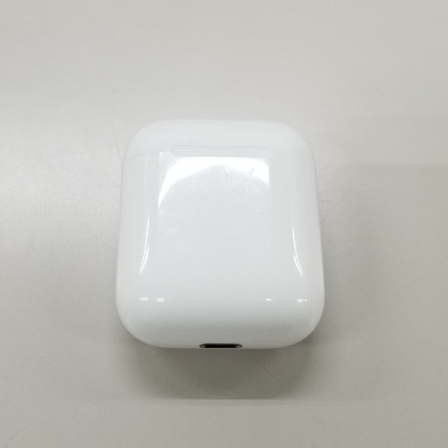 Apple(アップル)のmachaki-aloha 様専用AirPods スマホ/家電/カメラのオーディオ機器(ヘッドフォン/イヤフォン)の商品写真