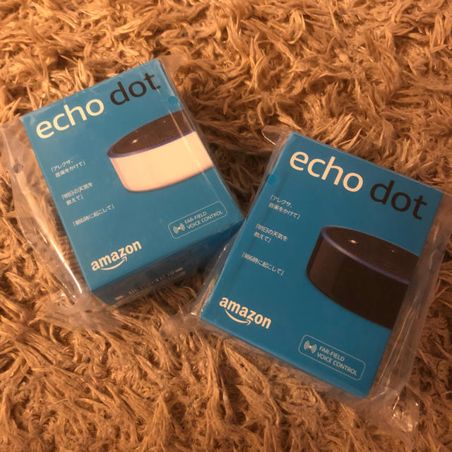ECHO(エコー)の◆新品未開封◆Amazon Echo Dot/アマゾンエコードット 白&黒セット スマホ/家電/カメラのオーディオ機器(スピーカー)の商品写真