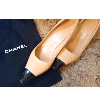 シャネル(CHANEL)の美品☆ CHANEL シャネル バイカラーエナメルパンプス(ハイヒール/パンプス)