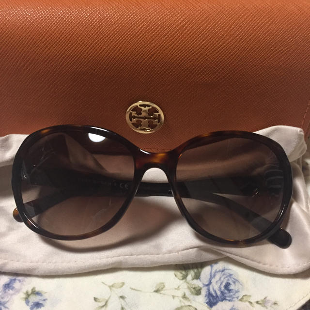 Tory Burch(トリーバーチ)のサングラス レディースのファッション小物(サングラス/メガネ)の商品写真