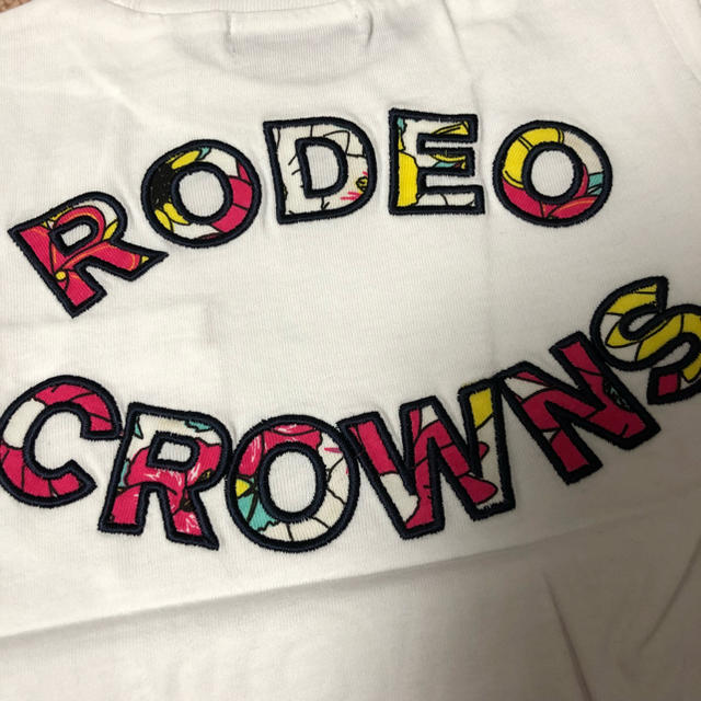 RODEO CROWNS WIDE BOWL(ロデオクラウンズワイドボウル)の新品タグ付き ロデオ キッズ ロゴ Tシャツ 白 90 95 キッズ/ベビー/マタニティのキッズ服女の子用(90cm~)(Tシャツ/カットソー)の商品写真