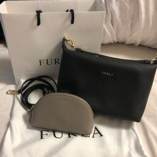 フルラ(Furla)の【期間限定‼️ポーチ付き‼️】FURLA 大人可愛い コンパクト 2wayバッグ(ショルダーバッグ)