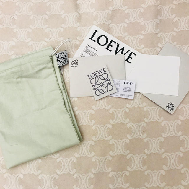 LOEWE(ロエベ)のLOEWE カゴバック Sサイズ （新品タグ付き） レディースのバッグ(かごバッグ/ストローバッグ)の商品写真