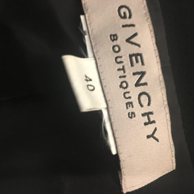 GIVENCHY(ジバンシィ)のGIVENCHY セットアップ 冠婚葬祭使用可 レディースのフォーマル/ドレス(礼服/喪服)の商品写真