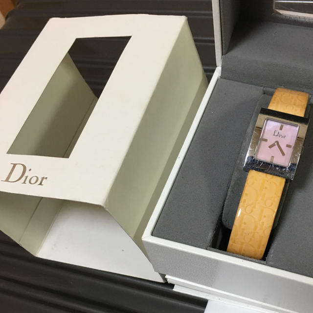 Dior(ディオール)のChristianDior ピンクシェル腕時計 保証書等付属品付き レディースのファッション小物(腕時計)の商品写真