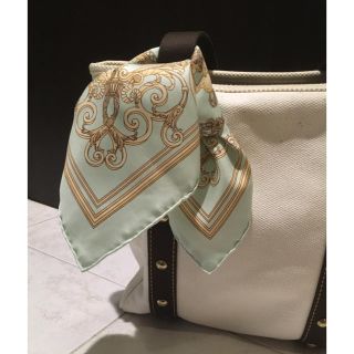 エルメス(Hermes)の美品 優しいグリーン エルメス スカーフ プチカレ (バンダナ/スカーフ)