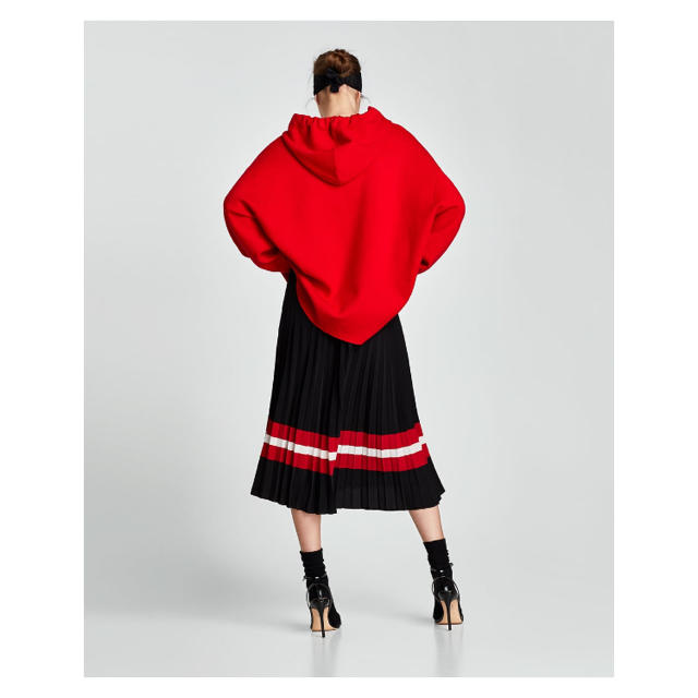 ZARA(ザラ)のラス1 完売品 ザラ プリーツ スカート ライン入り 赤 白 黒 ストライプ レディースのスカート(ひざ丈スカート)の商品写真