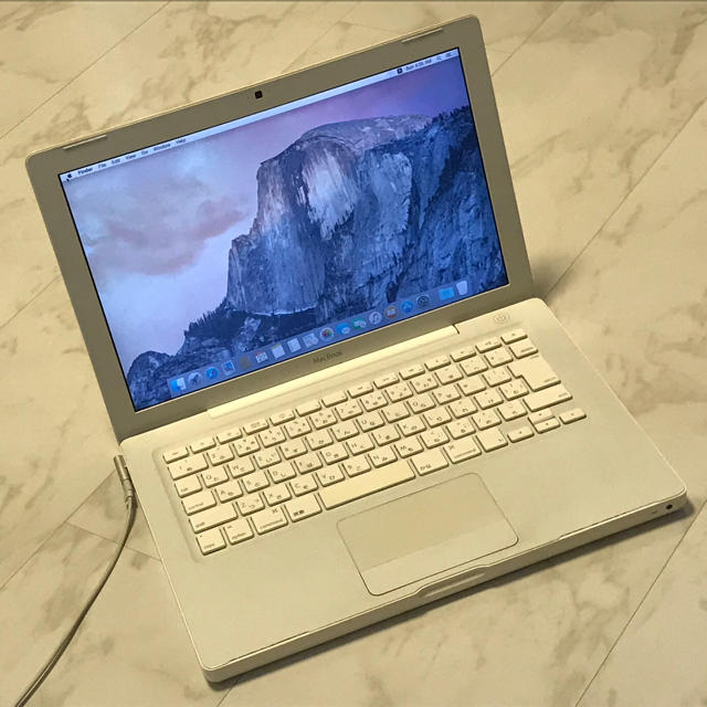 MacBook ホワイト Mid 2009スマホ/家電/カメラ