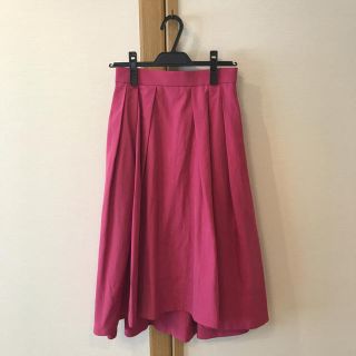 ロペ(ROPE’)の【もり美さま専用】タックアシンメトリースカート【タグ付き新品】(ひざ丈スカート)