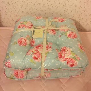 ローラアシュレイ(LAURA ASHLEY)のローラアシュレイ 新品シートクッション(クッション)