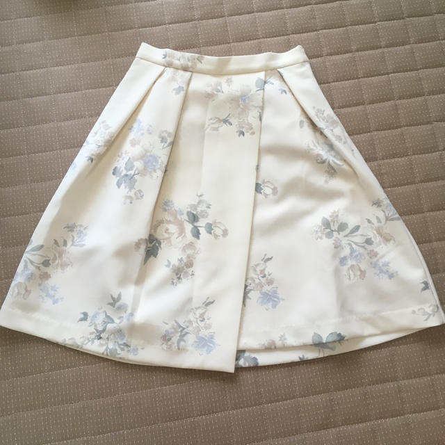 MERCURYDUO(マーキュリーデュオ)のMERCURYDUO 花柄スカート レディースのスカート(ミニスカート)の商品写真