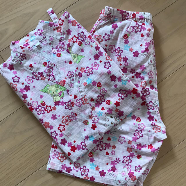 サンリオ(サンリオ)の女児甚平 サンリオ130㎝ キッズ/ベビー/マタニティのキッズ服女の子用(90cm~)(甚平/浴衣)の商品写真