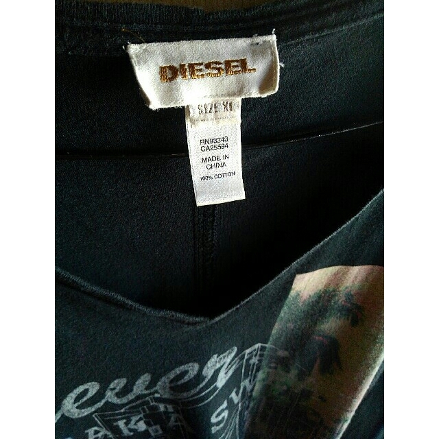 DIESEL(ディーゼル)のDIESEL ディーゼル　Vネック　Tシャツ　サイズXＬ　古着 メンズのトップス(Tシャツ/カットソー(半袖/袖なし))の商品写真