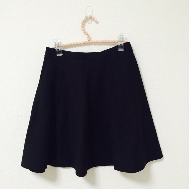 UNIQLO(ユニクロ)のユニクロ✳︎ブラックフレアスカート レディースのスカート(ミニスカート)の商品写真